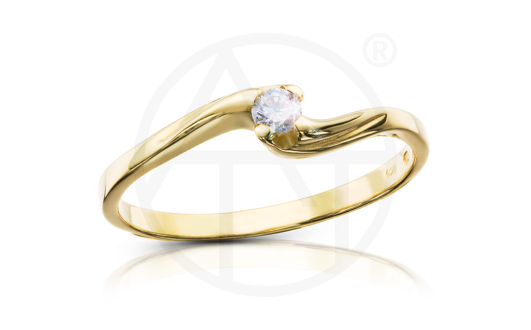 Zlatý prsten s brilianty.